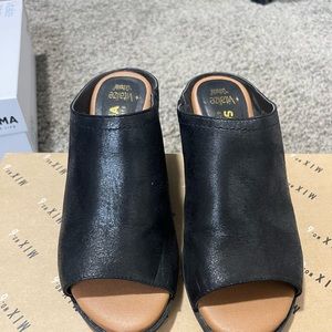 Womens slip on sandals